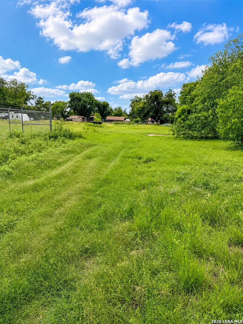 2004 S Ww White Rd, San Antonio, TX 78222 — photo 1
