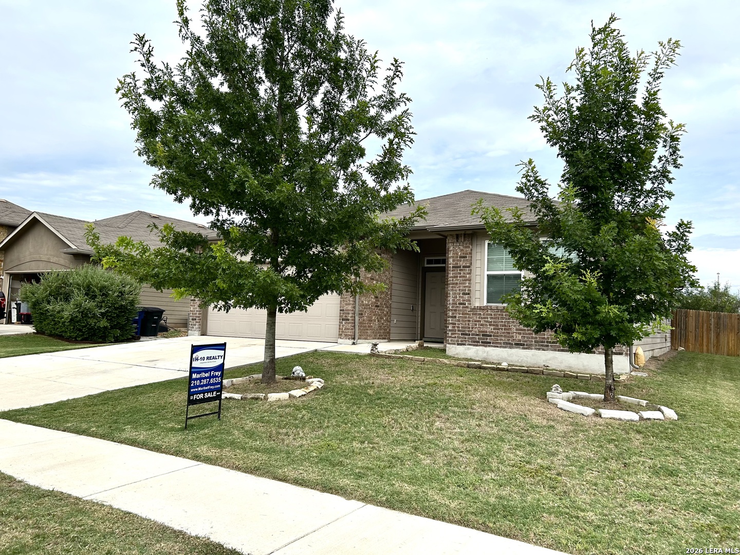 474 Centinela, New Braunfels, TX 78130 — photo 1