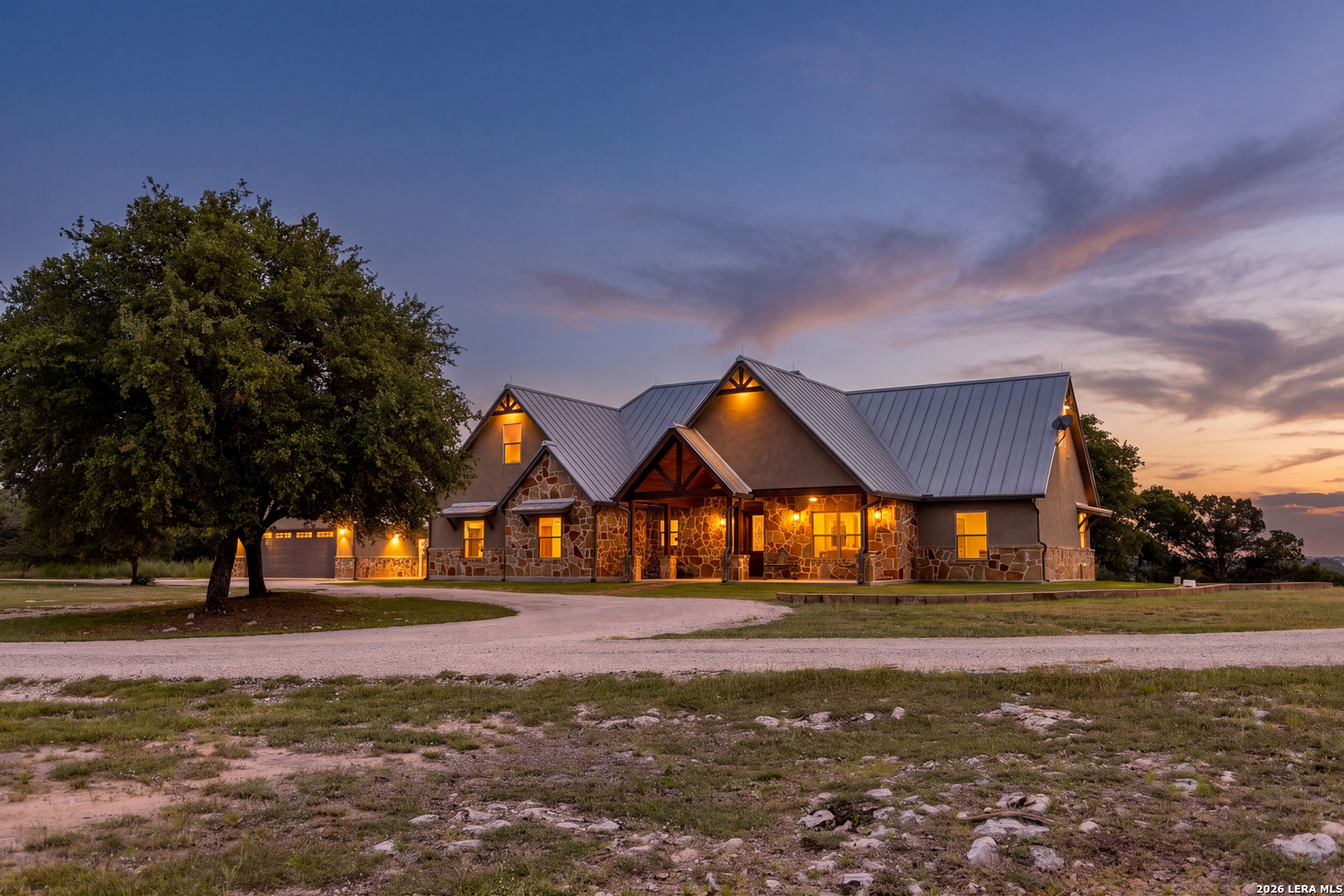 195 Kamira Drive, Kerrville, TX 78028 — photo 1