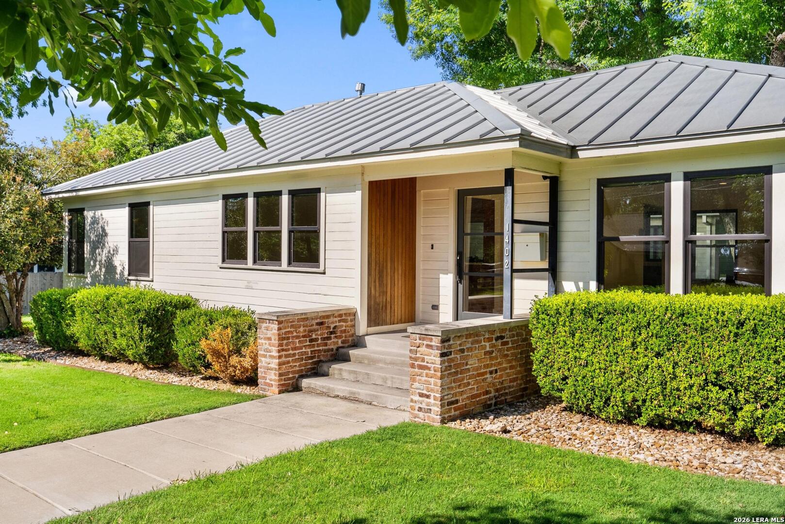 1402 HUTTO RD, Georgetown, TX 78626 — photo 1