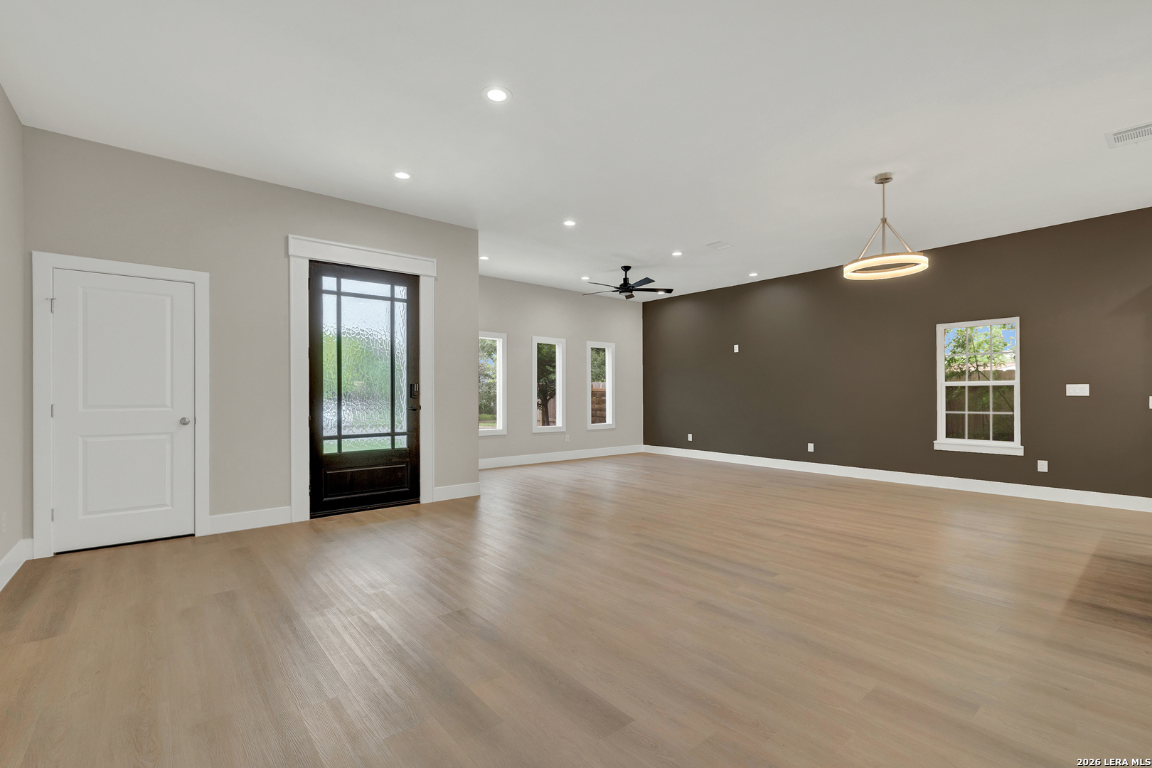 455 HACKBERRY AVE, ,  78130 — photo 1