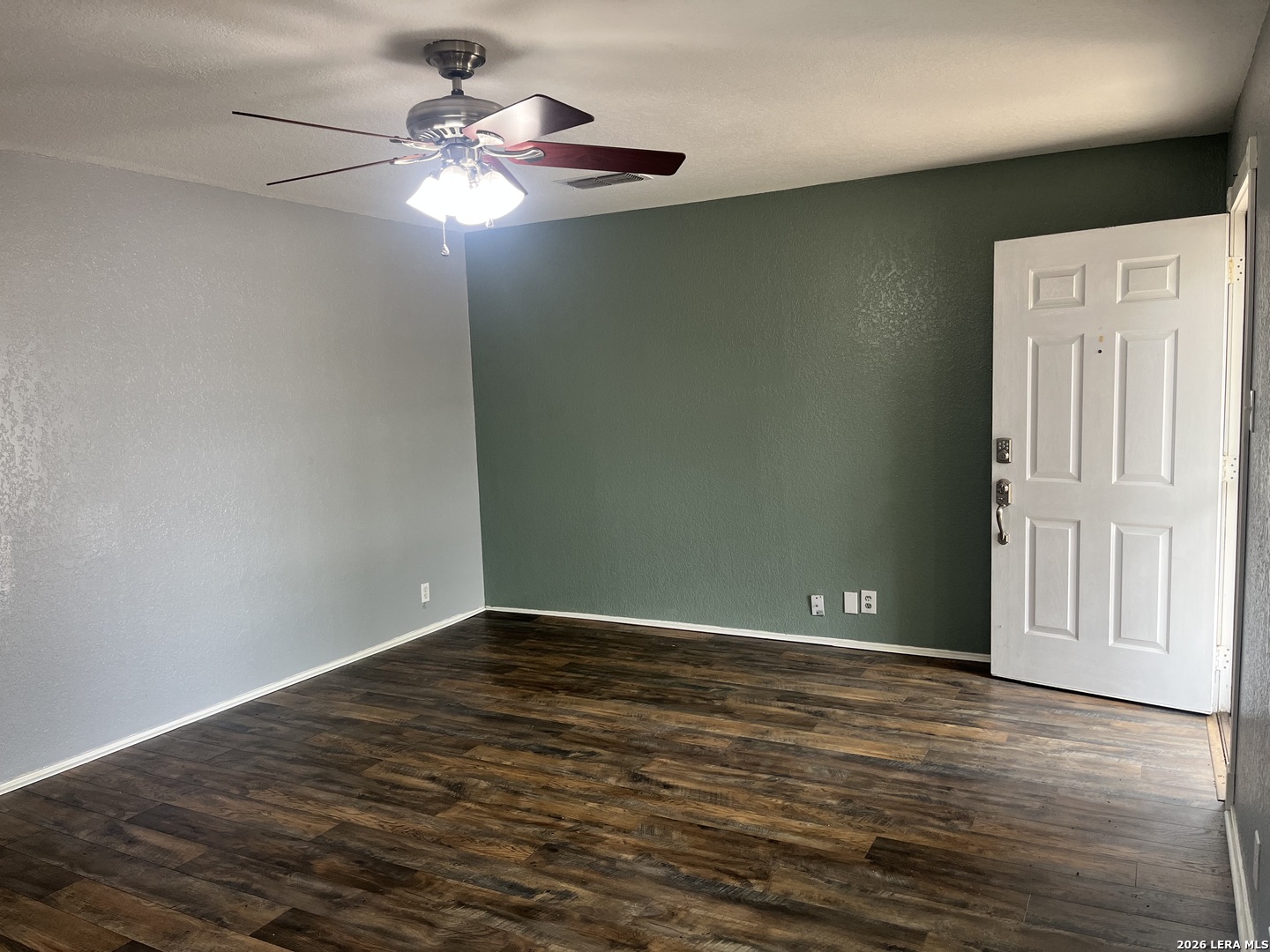 16131 IKE LN, , 78154 — photo 1