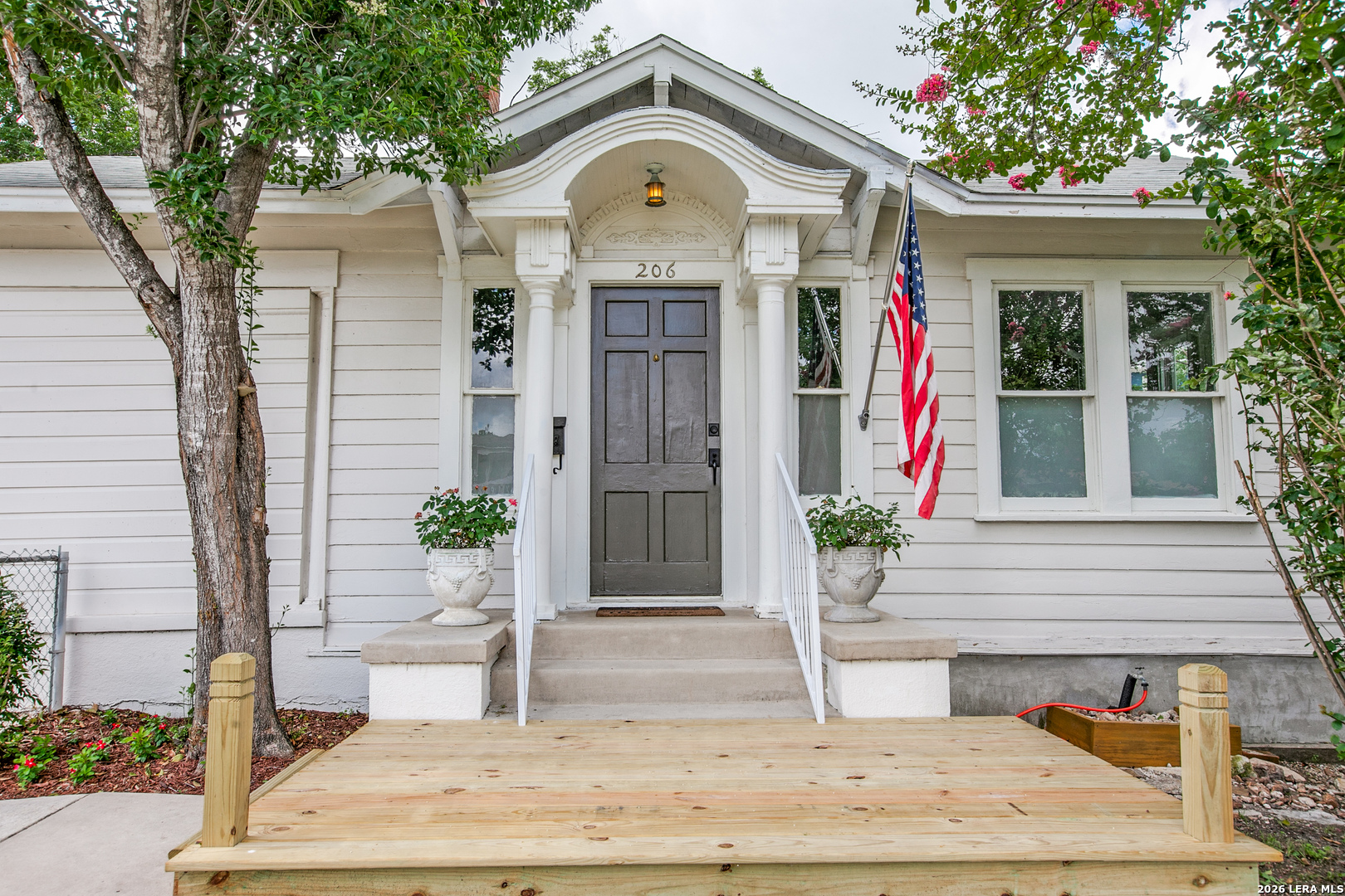 206 Claremont, San Antonio, TX 78209 — photo 1
