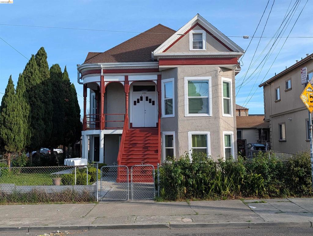 1086 66Th St, Oakland, CA 94608 — photo 1