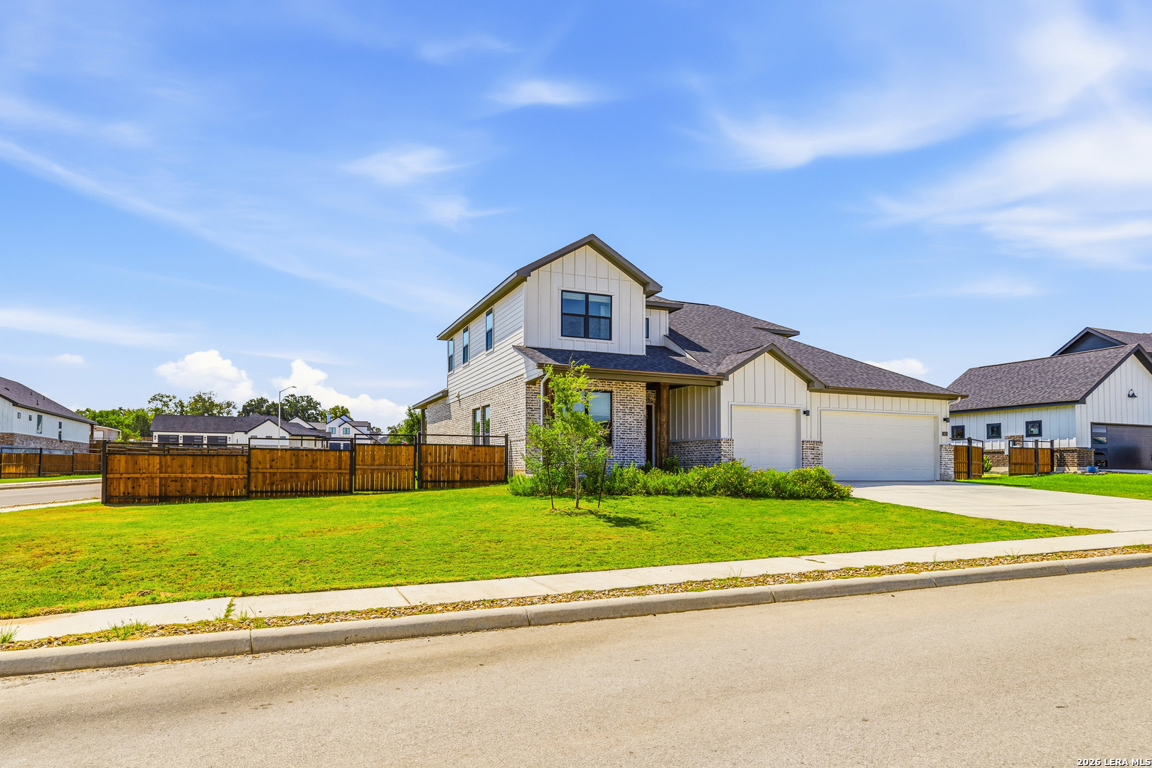 145 W MAGNOLIA CIR, La Vernia, TX 78121 — photo 1