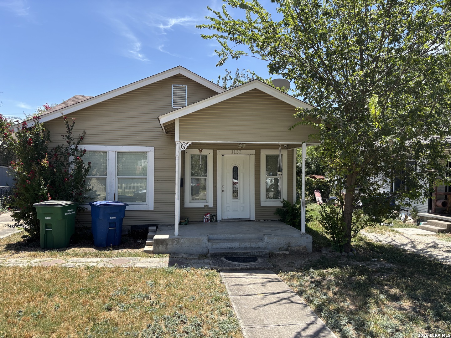 1132 W ROSEWOOD AVE, San Antonio, TX 78201 — photo 1