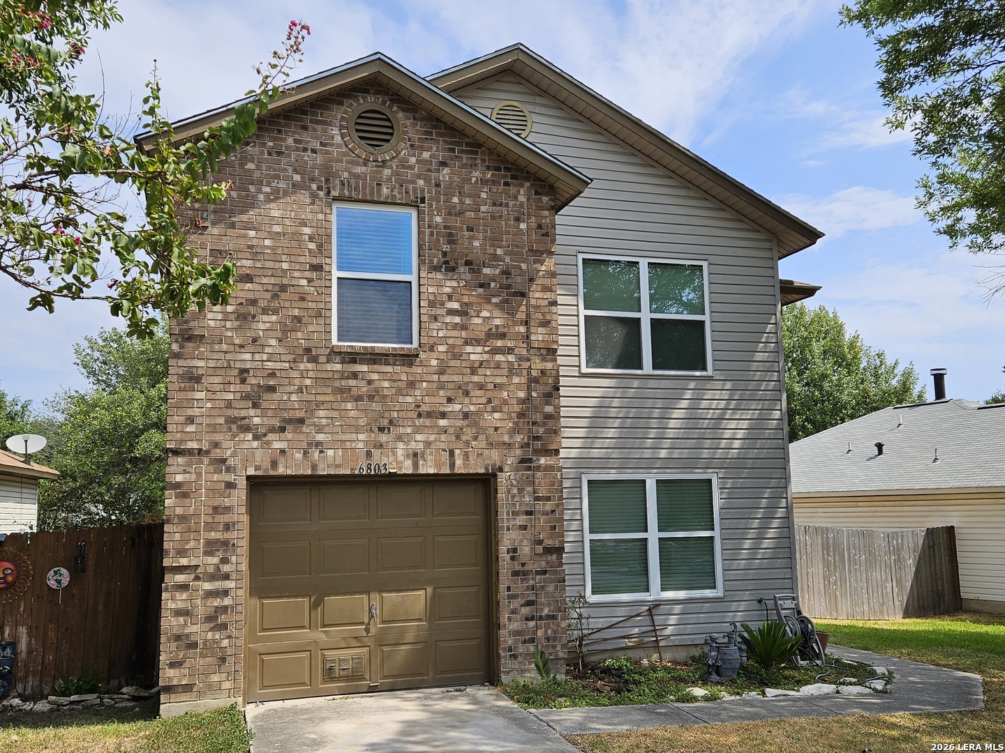 6803 Honeyridge Ln, San Antonio, TX 78239 — photo 1