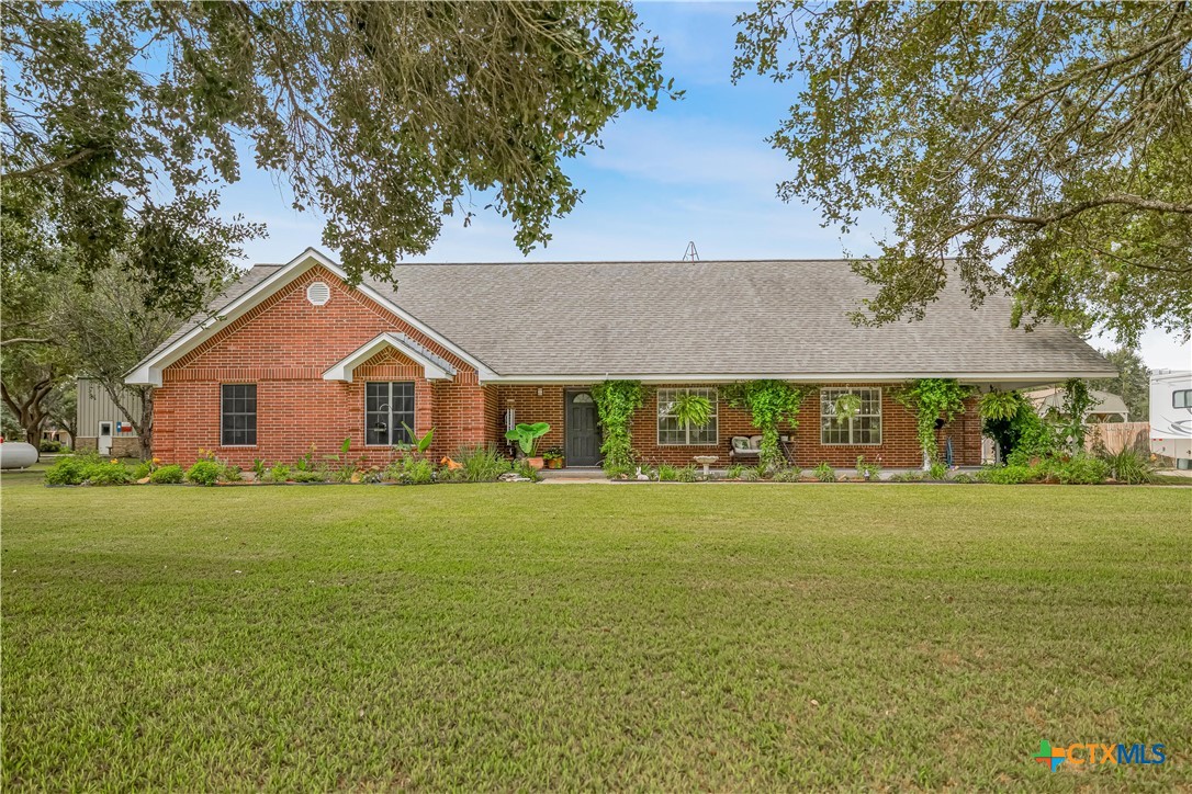 126 Lakeview, Victoria, TX 77905 — photo 1