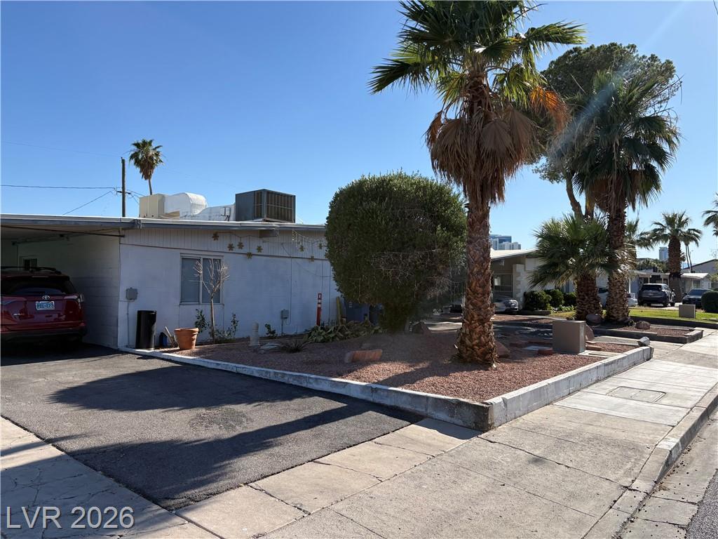1300 East ST LOUIS Avenue, Las Vegas, NV 89104 — photo 1