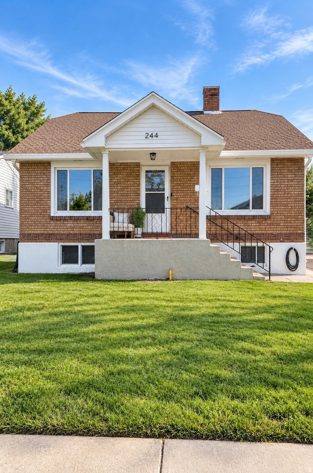 244 E CENTER ST