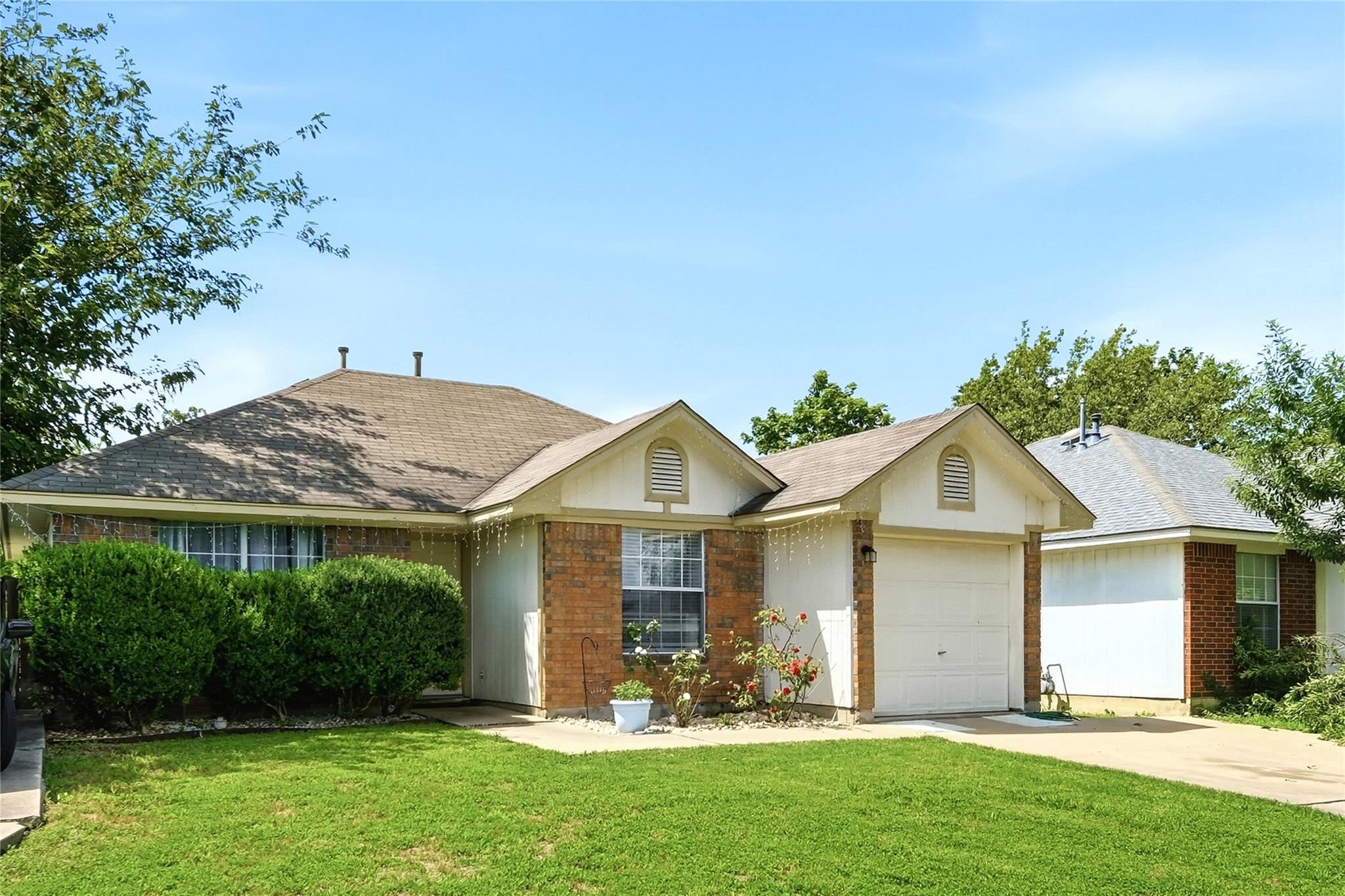 310 Raintree, Georgetown, TX 78626 — photo 1