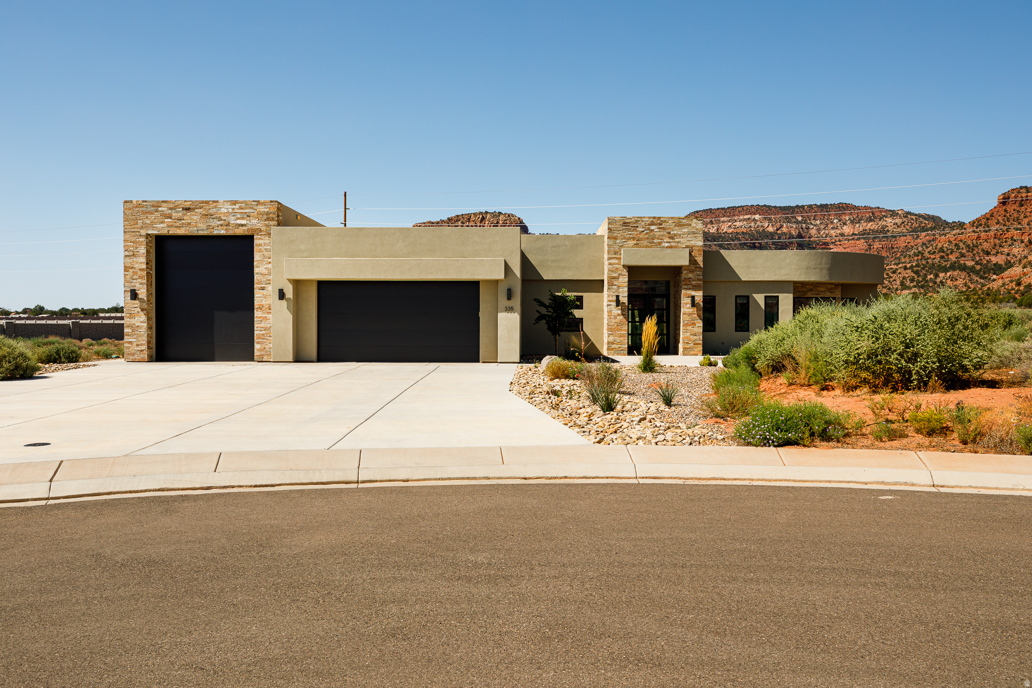 335 S TALA CIR, Kanab, UT 84741 — photo 1