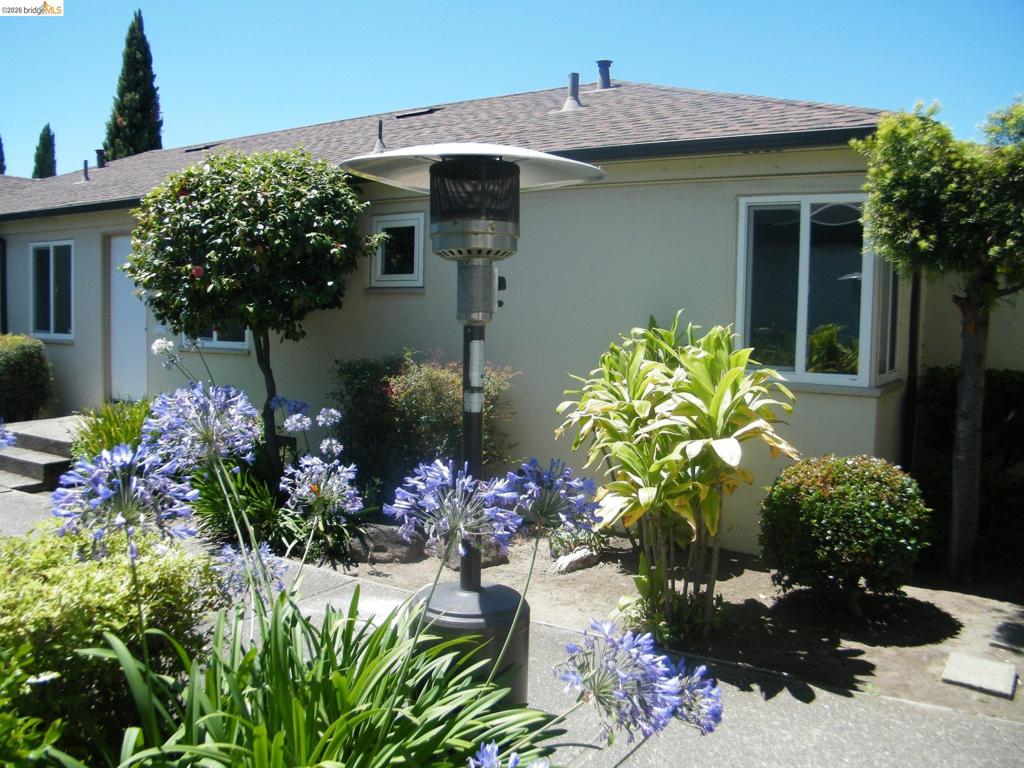 2275 Washington Ave, San Leandro, CA 94577 — photo 1