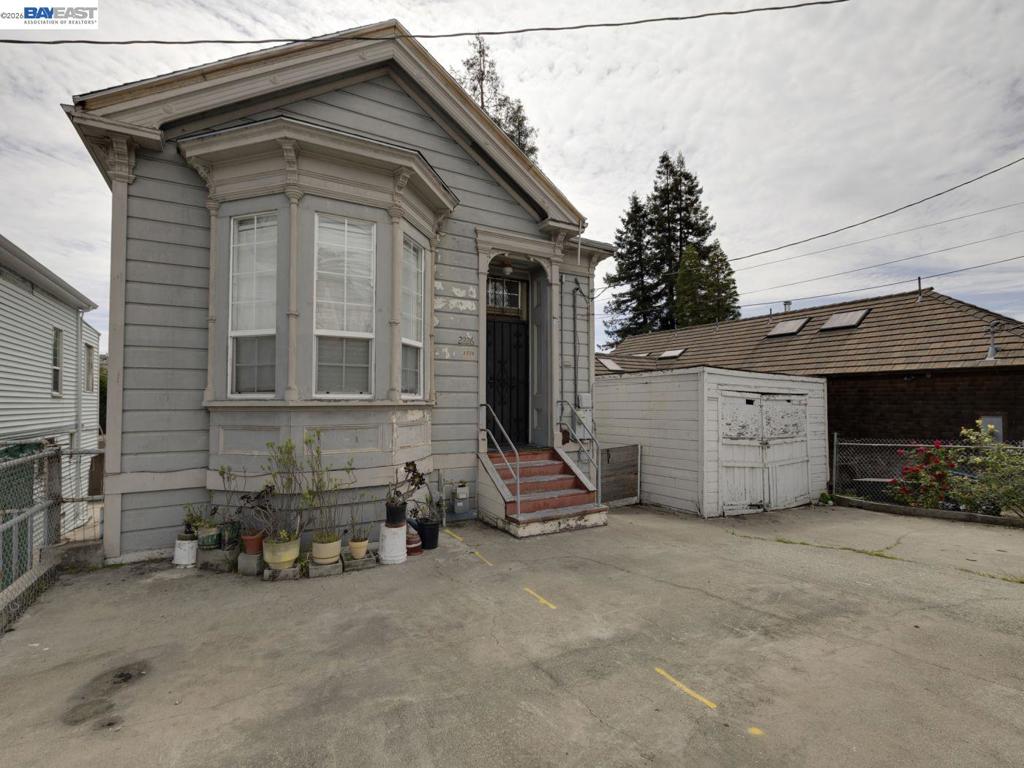 2226 13th Ave, Oakland, CA 94606-3214 — photo 1