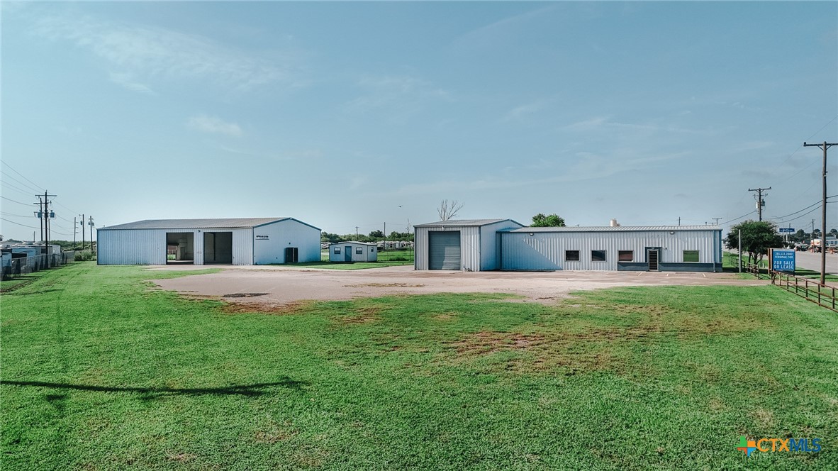13102 N Navarro, Victoria, TX 77904 — photo 1