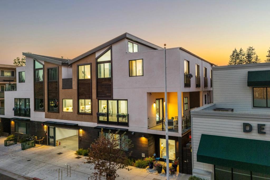 920 Woodside Road, Redwood City, CA 94061 — photo 1