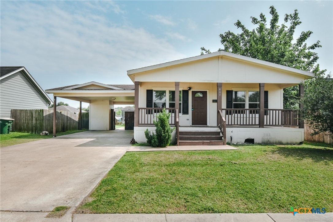 807 E Mesquite Lane, Victoria, TX 77901 — photo 1