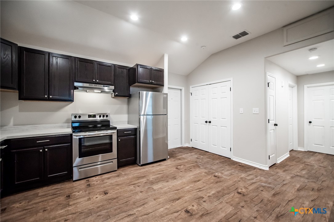 801 & 803 Main, Victoria, TX 77901 — photo 1