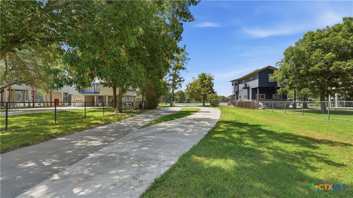 152 Lakeside