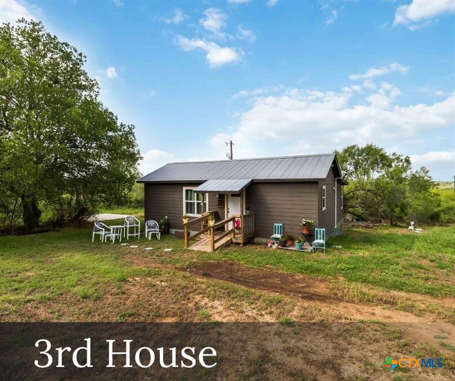 227 Henderson, Lockhart, TX 78644 — photo 1