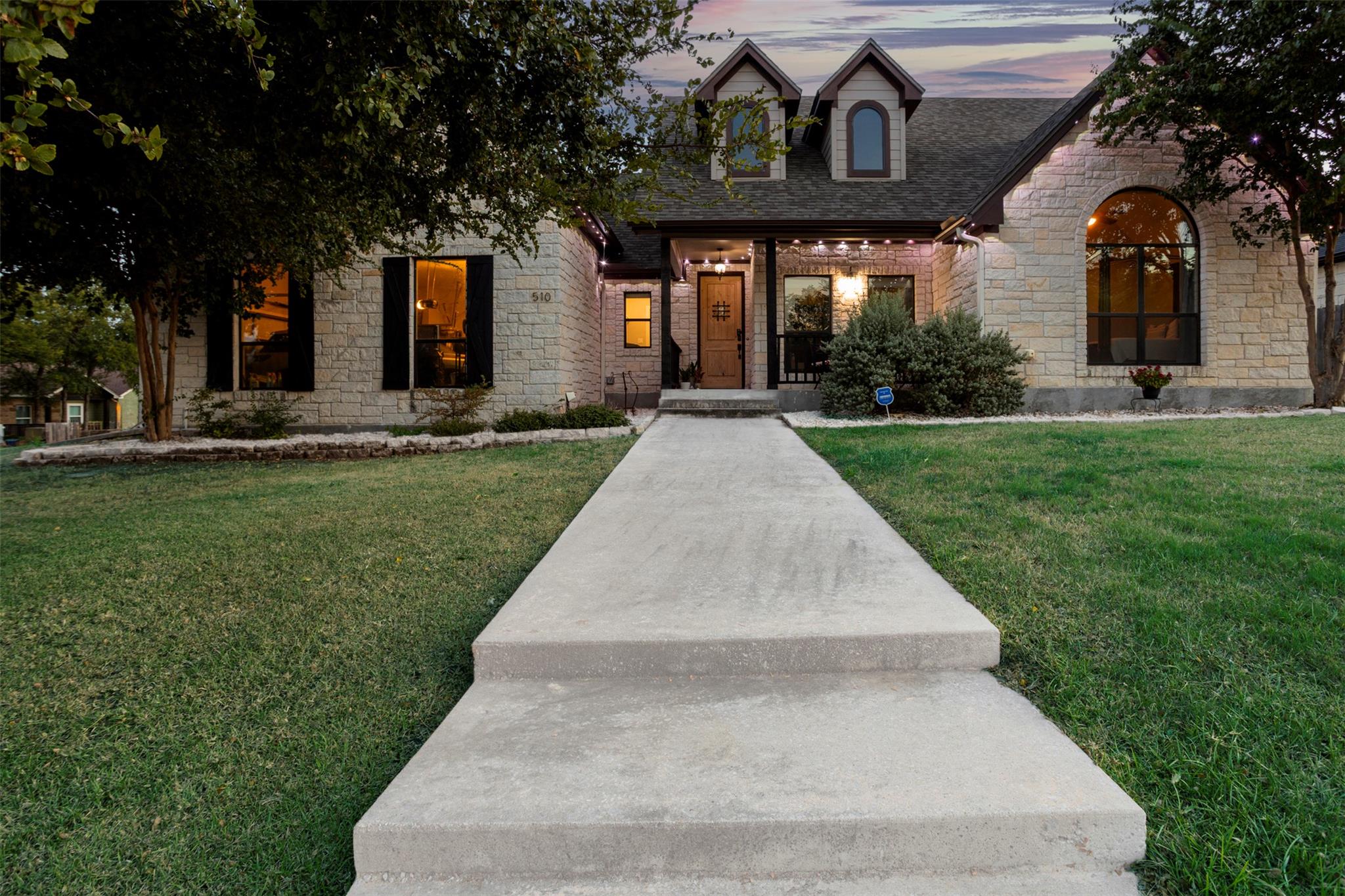 510 Woodland Park, Marble Falls, TX 78654 — photo 1