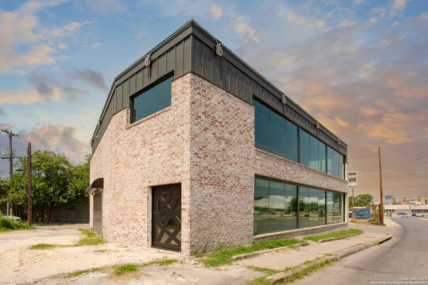 206 E FREDERICKSBURG RD, San Antonio, TX 78212 — photo 1