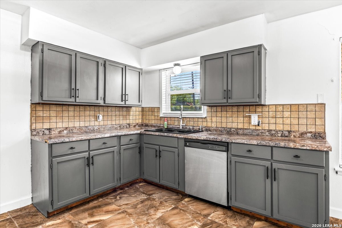 334 Bertetti Dr, ,  78227 — photo 1