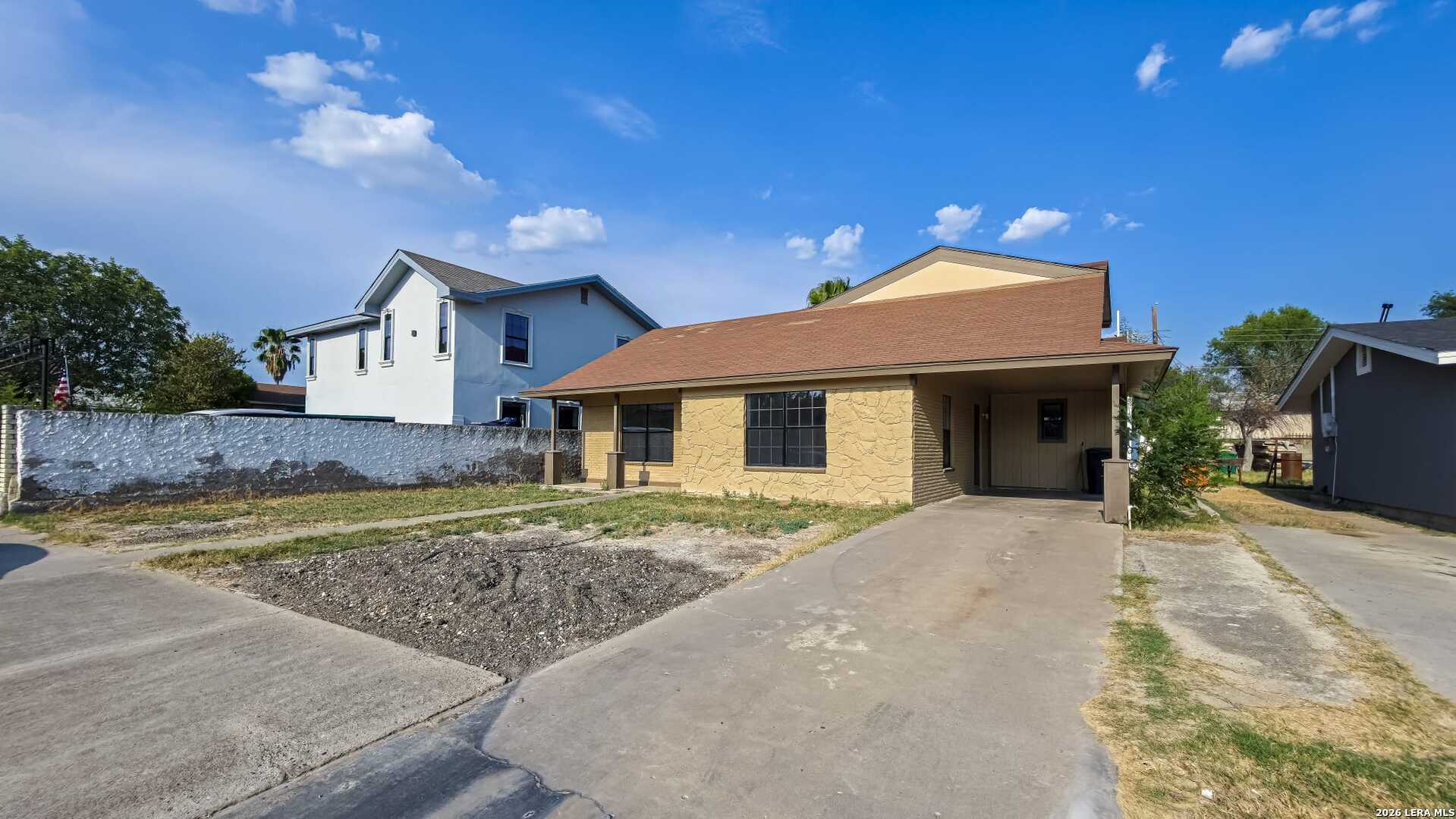607 BRAZOS ST, , 78852 — photo 1
