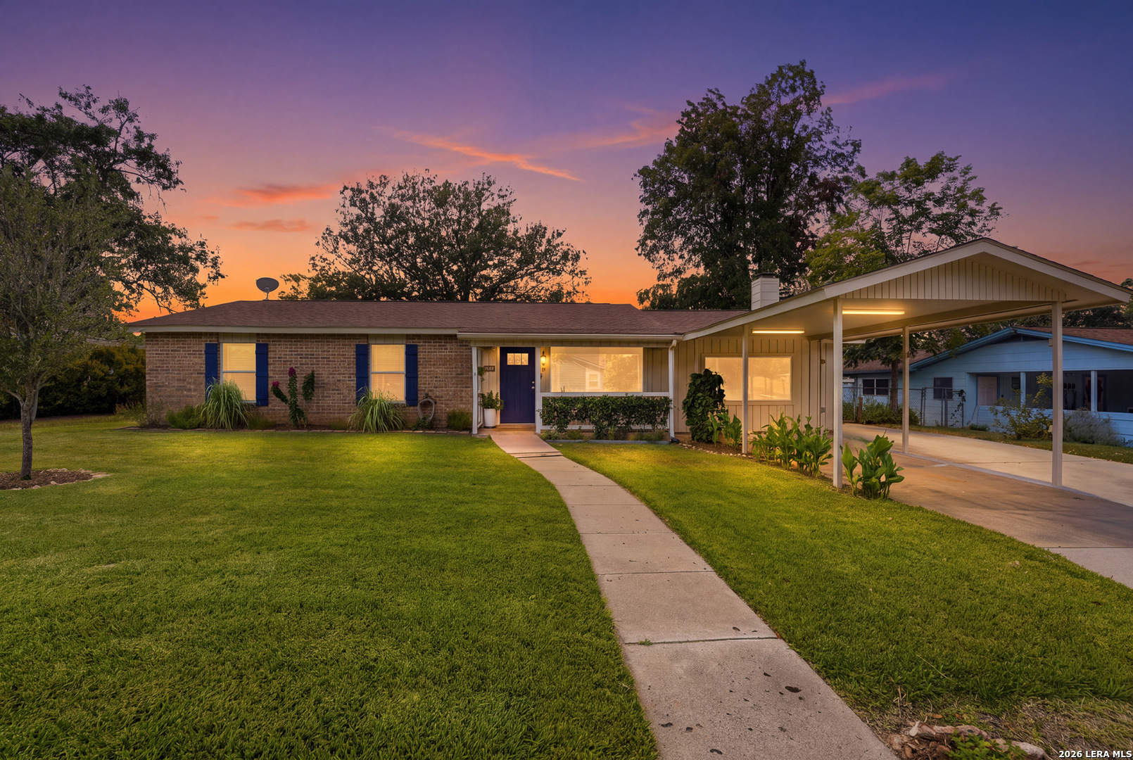228 S PONTON ST, Gonzales, TX 78629 — photo 1