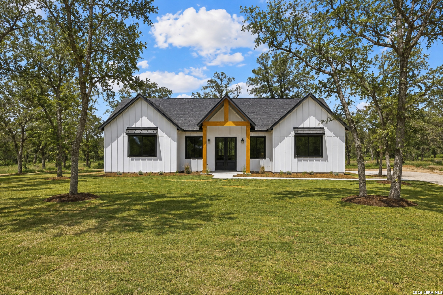 125 Syrah St, La Vernia, TX 78121 — photo 1