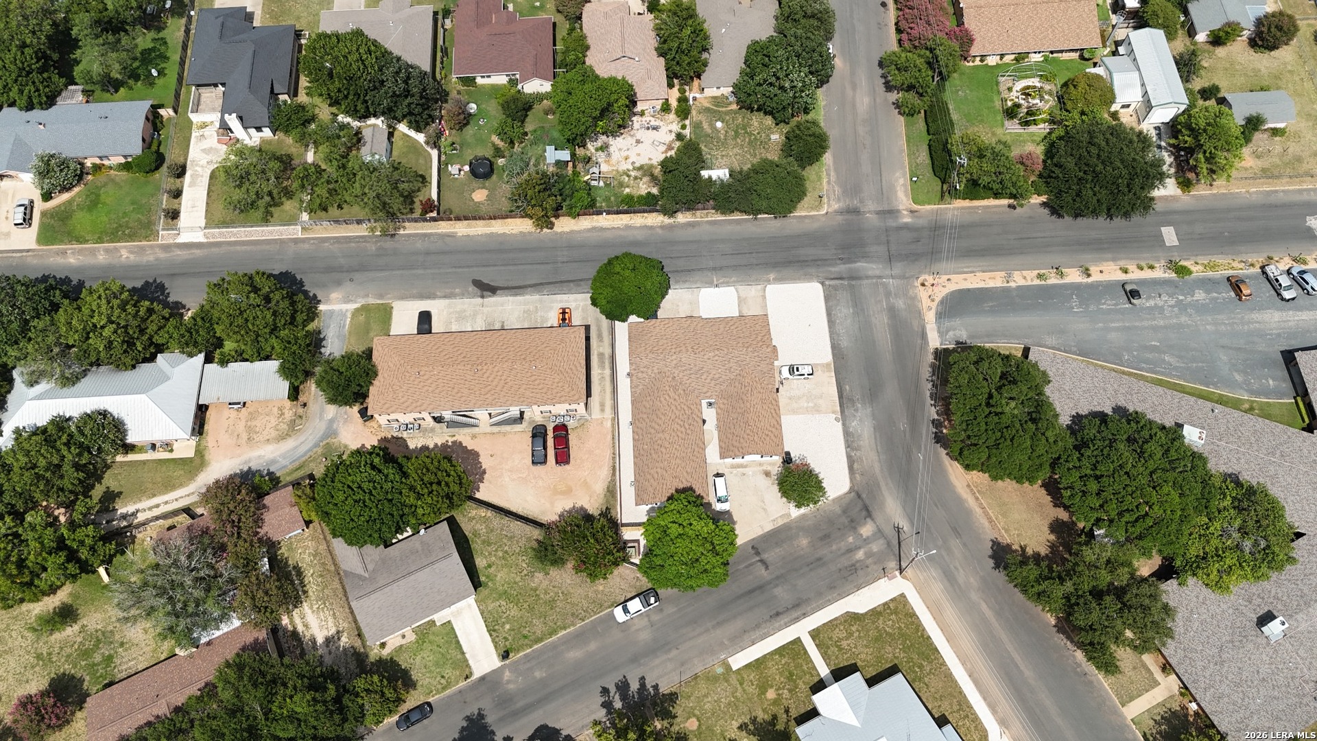 1402 N Adams St, ,  78624 — photo 1