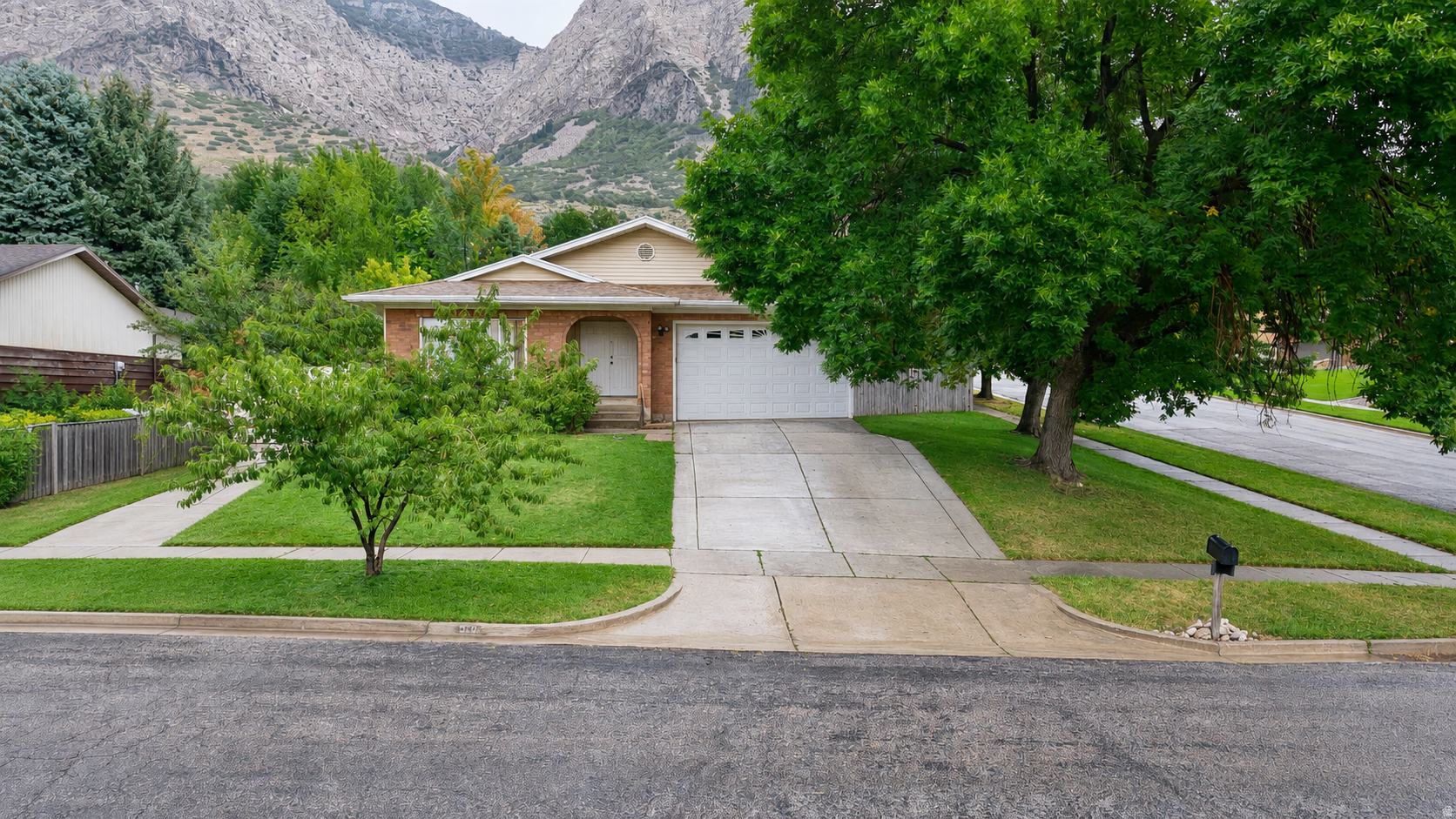560 N VAN BUREN AVE, Ogden, UT 84404 — photo 1