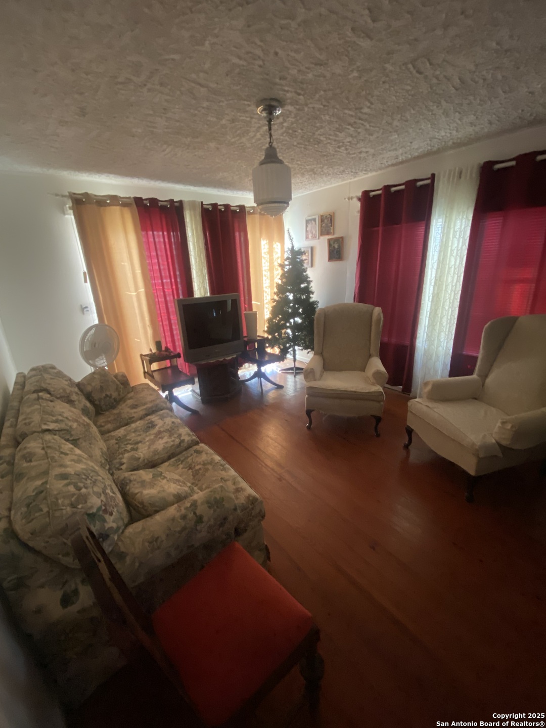 516 Dunlap, ,  78881 — photo 1