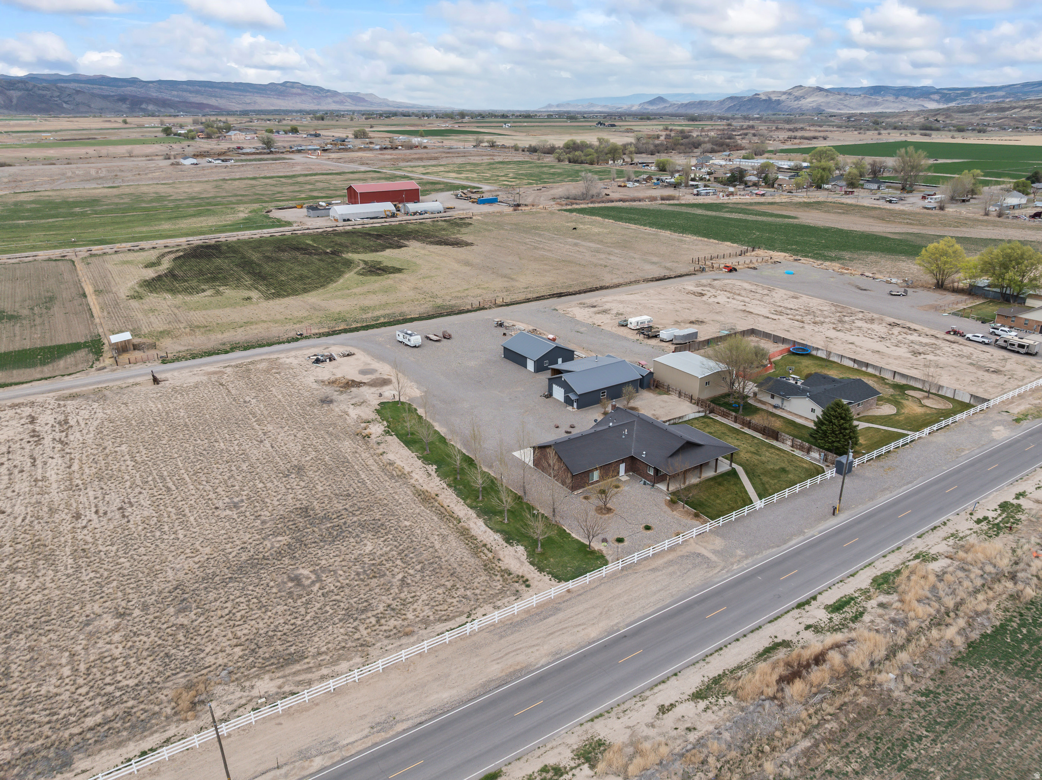 1165 E AUSTIN DR