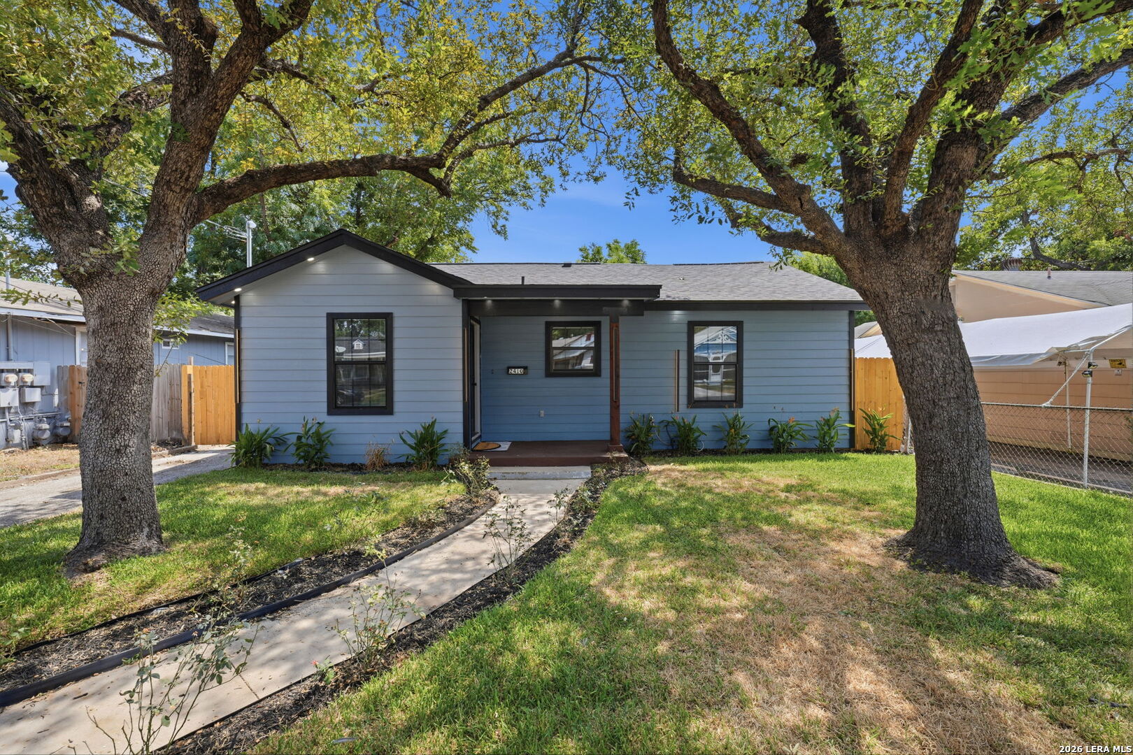 2410 Lee Hall, San Antonio, TX 78201 — photo 1