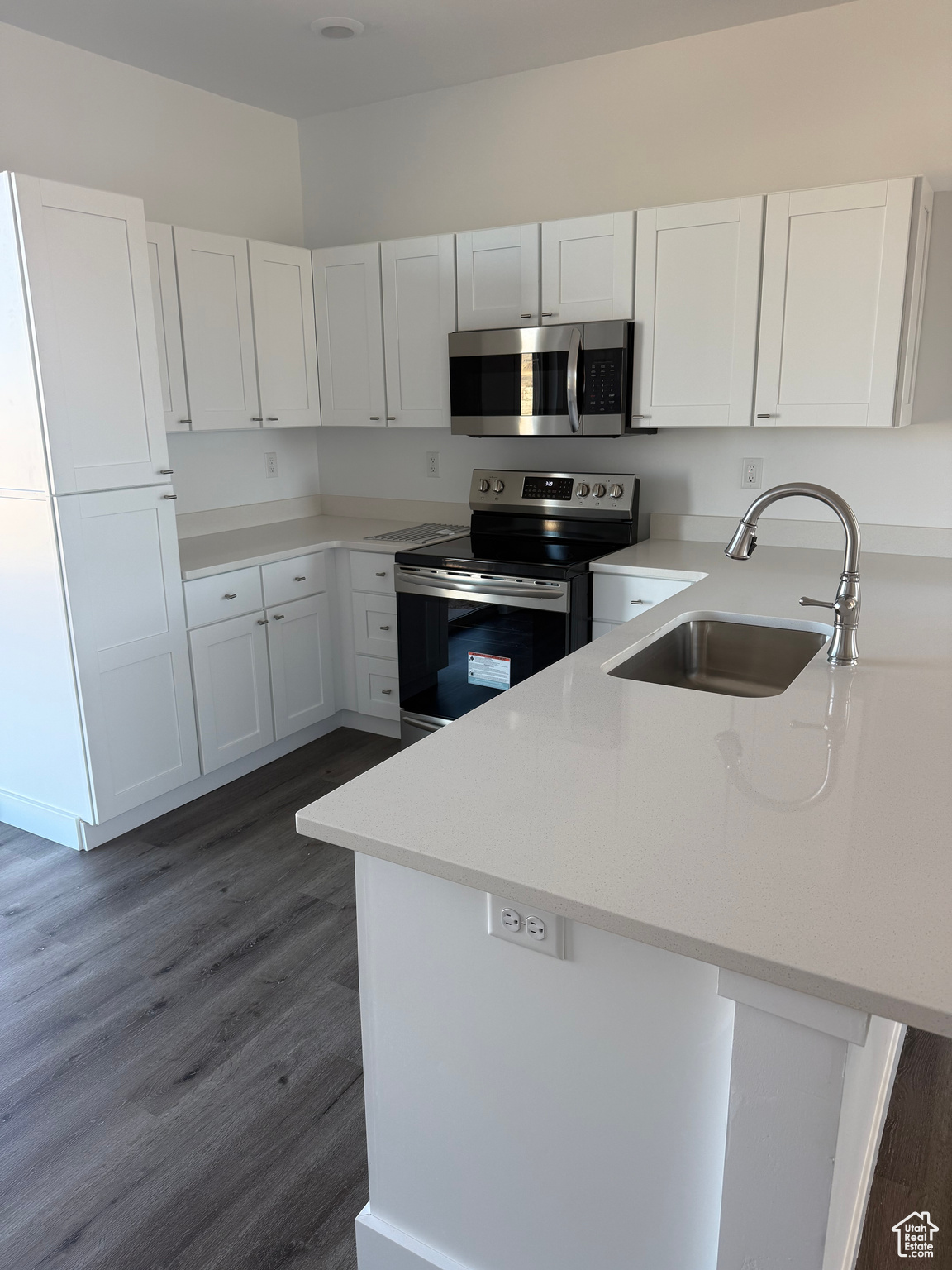 1334 E LONE ROCK VIEW DR, Big Water, UT 84741 — photo 1