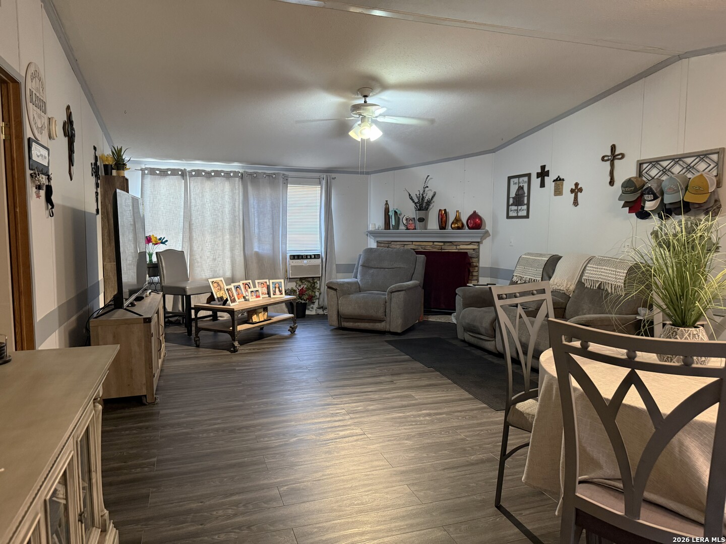 276 County Road 7710, Devine, TX 78016 — photo 1