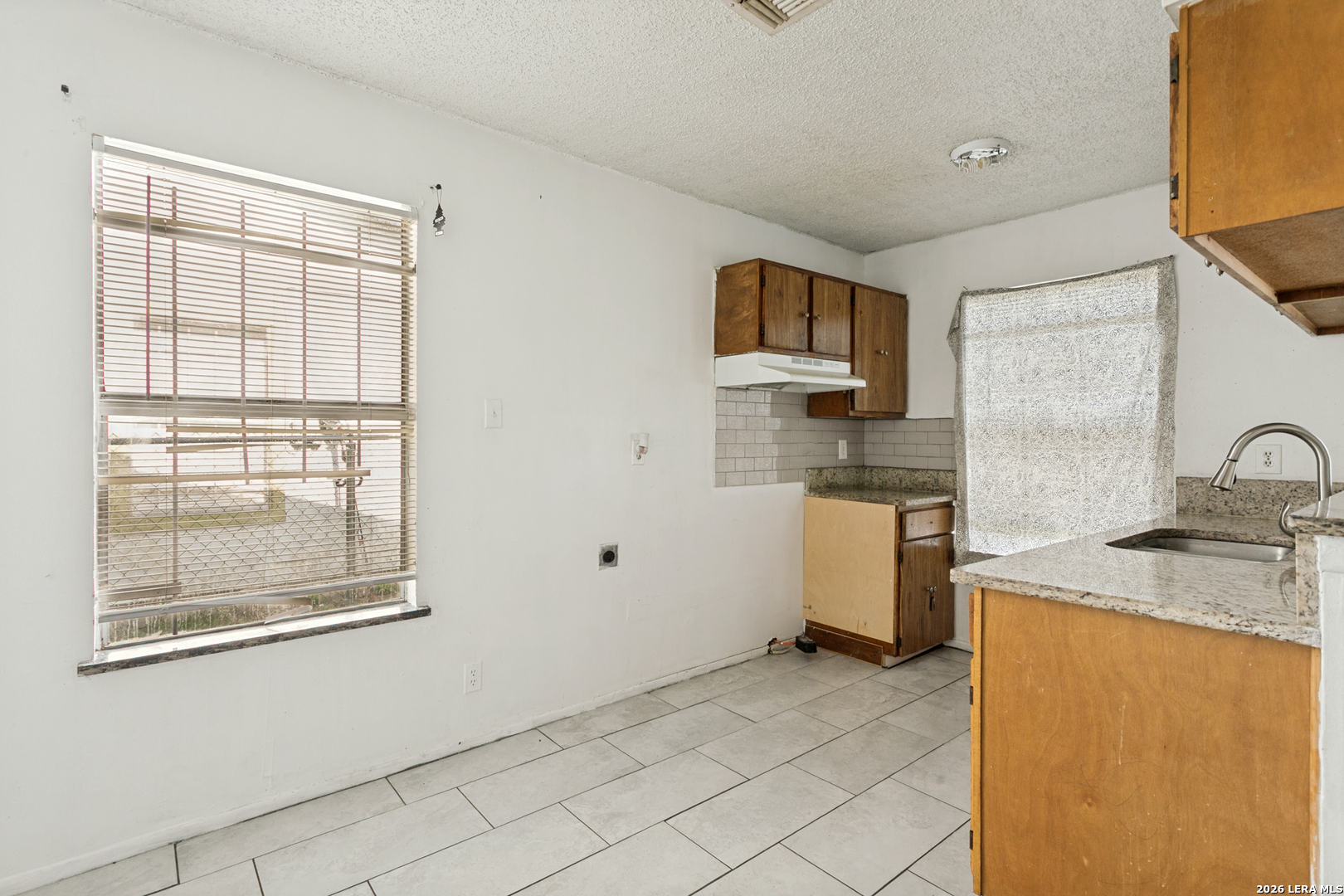 3414 GATEWAY DR, , 78210 — photo 1