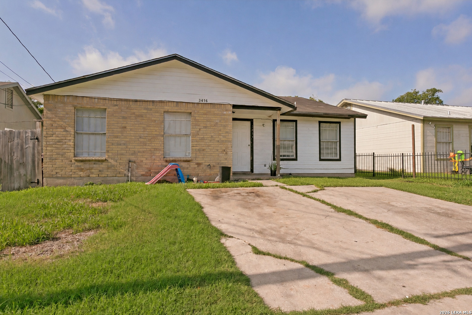 3414 GATEWAY DR, San Antonio, TX 78210 — photo 1