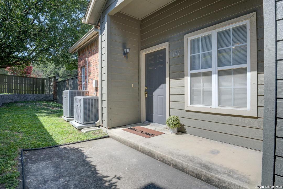 157 CHAPEL HILL CIR, San Antonio, TX 78240 — photo 1
