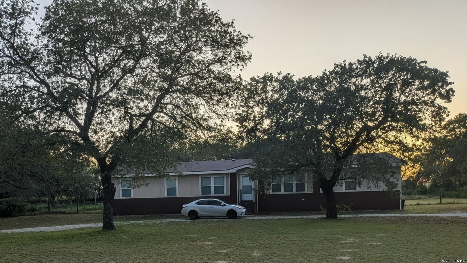 550 Avery Cir, Poteet, TX 78065 — photo 1