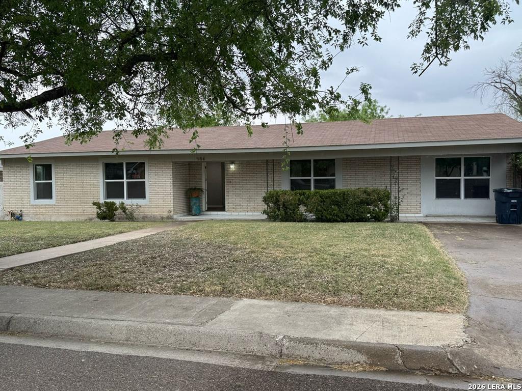 956 Guadalajara, Eagle Pass, TX 78852 — photo 1