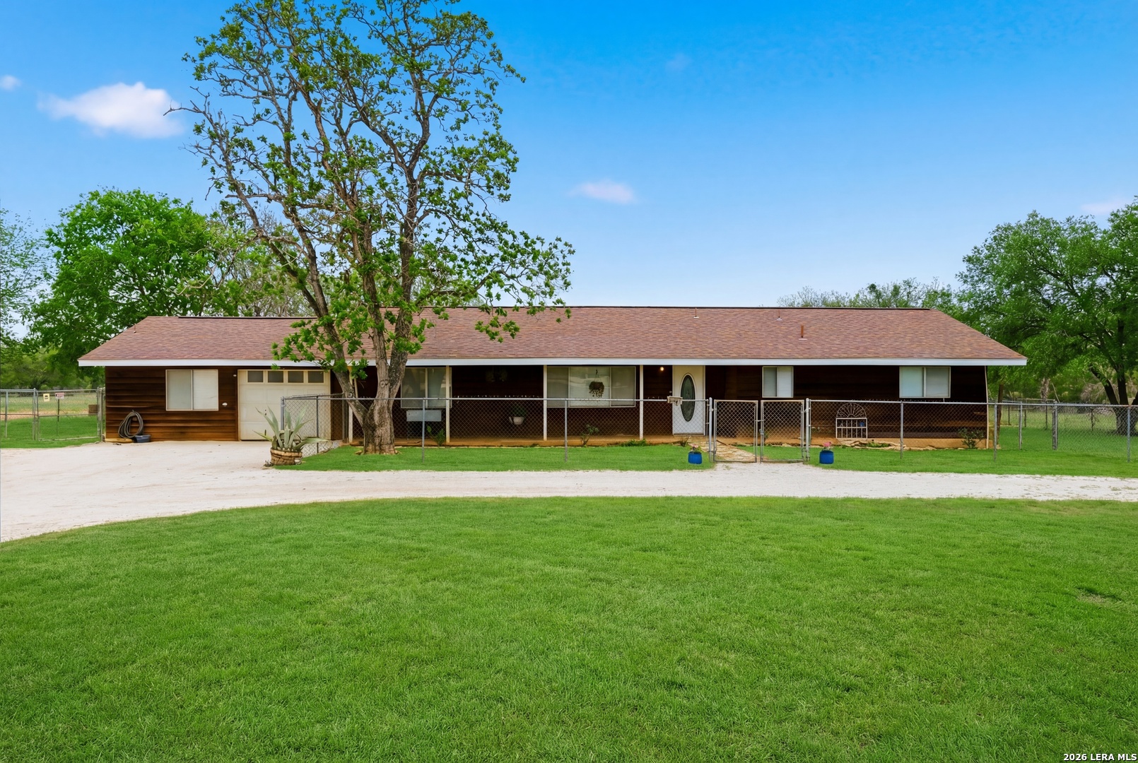 144 OAK PARK RD, Adkins, TX 78101 — photo 1