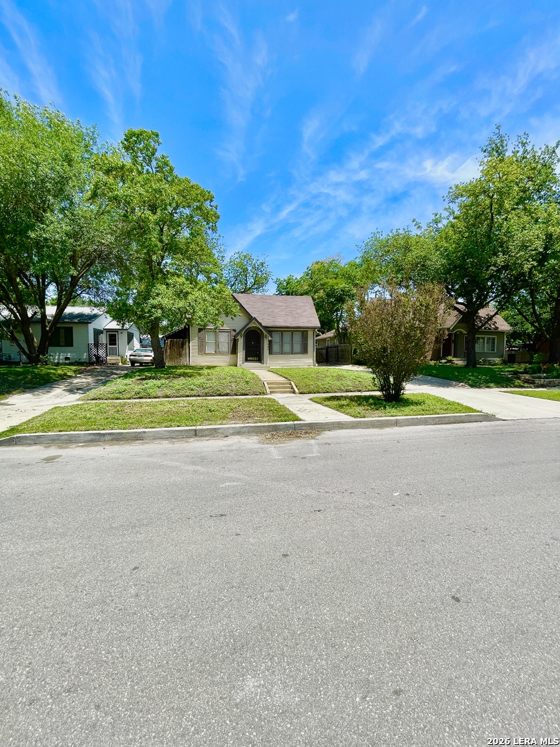 307 FURR DR, San Antonio, TX 78201 — photo 1