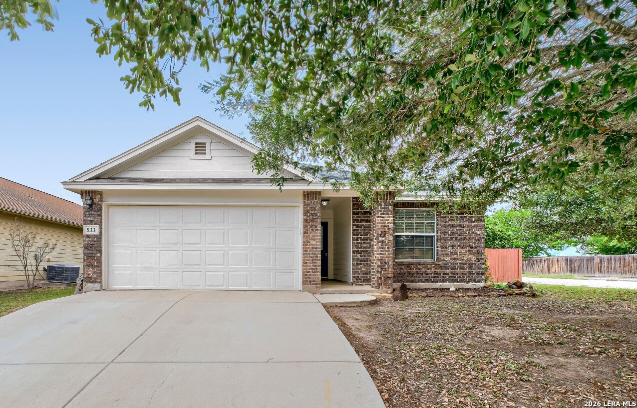 533 Tom Kemp Dr, New Braunfels, TX 78130 — photo 1