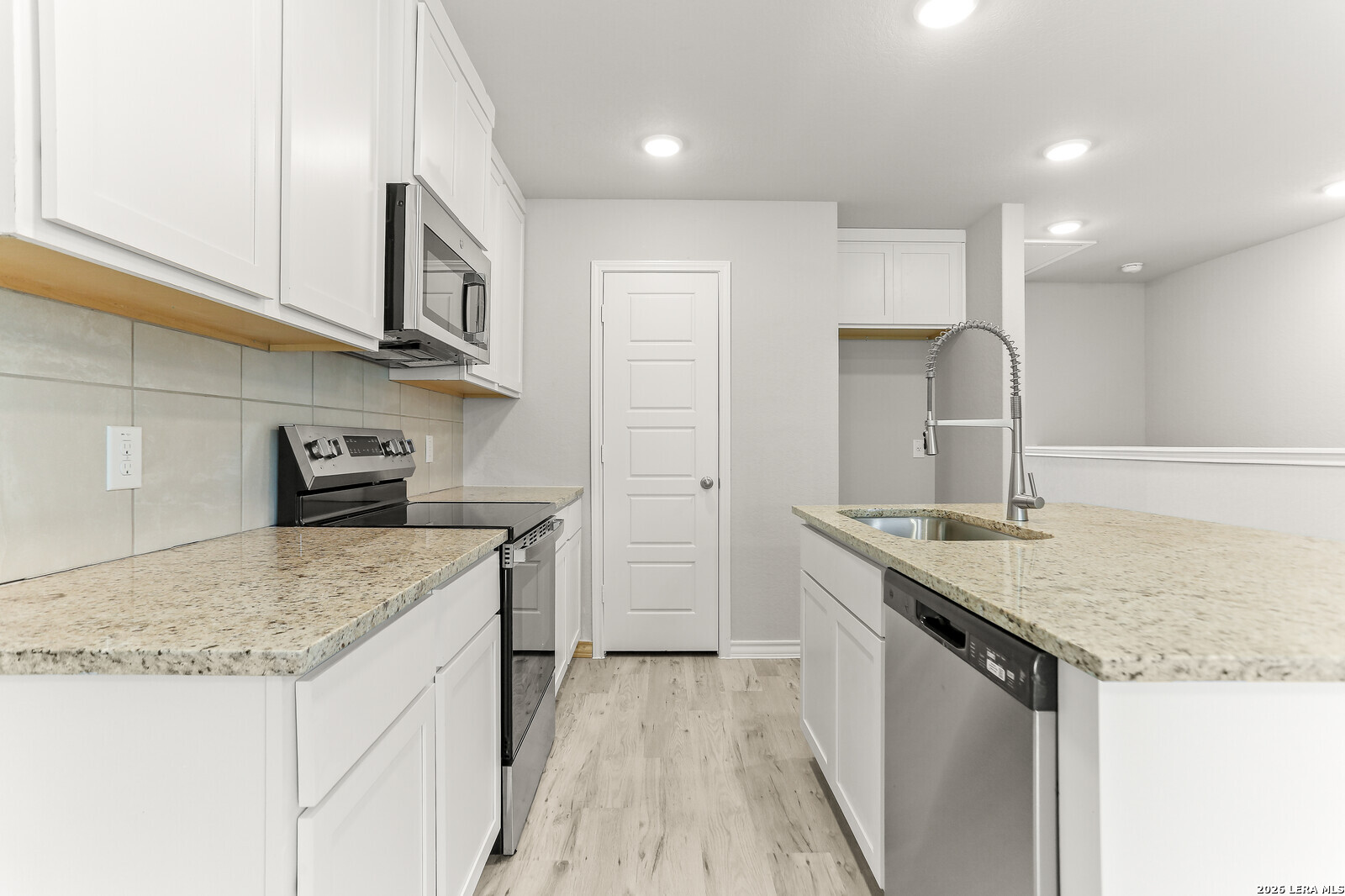 310 W Evergreen St #108, ,  78212 — photo 1