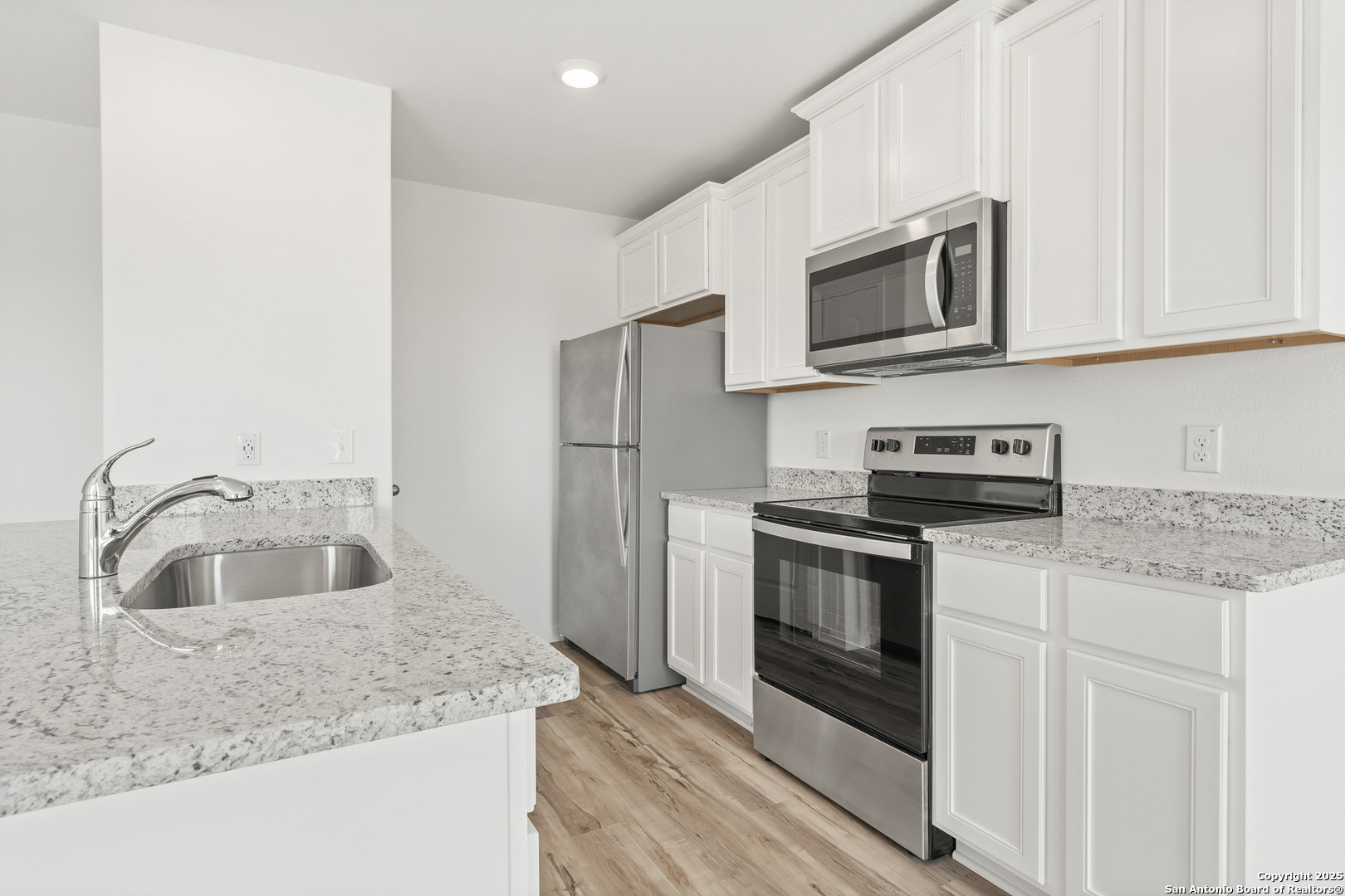16016 Stratford Cove, ,  78052 — photo 1