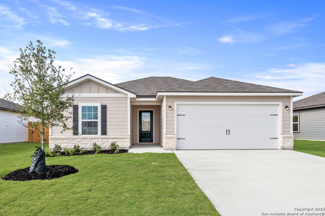 16016 Stratford Cove, Lytle, TX 78052 — photo 1