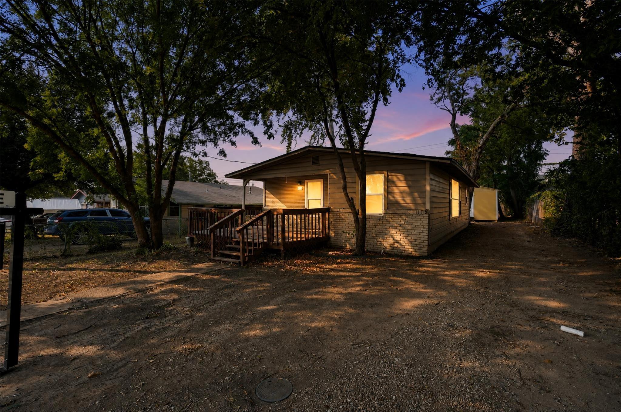 403 Blackson, Austin, TX 78752 — photo 1