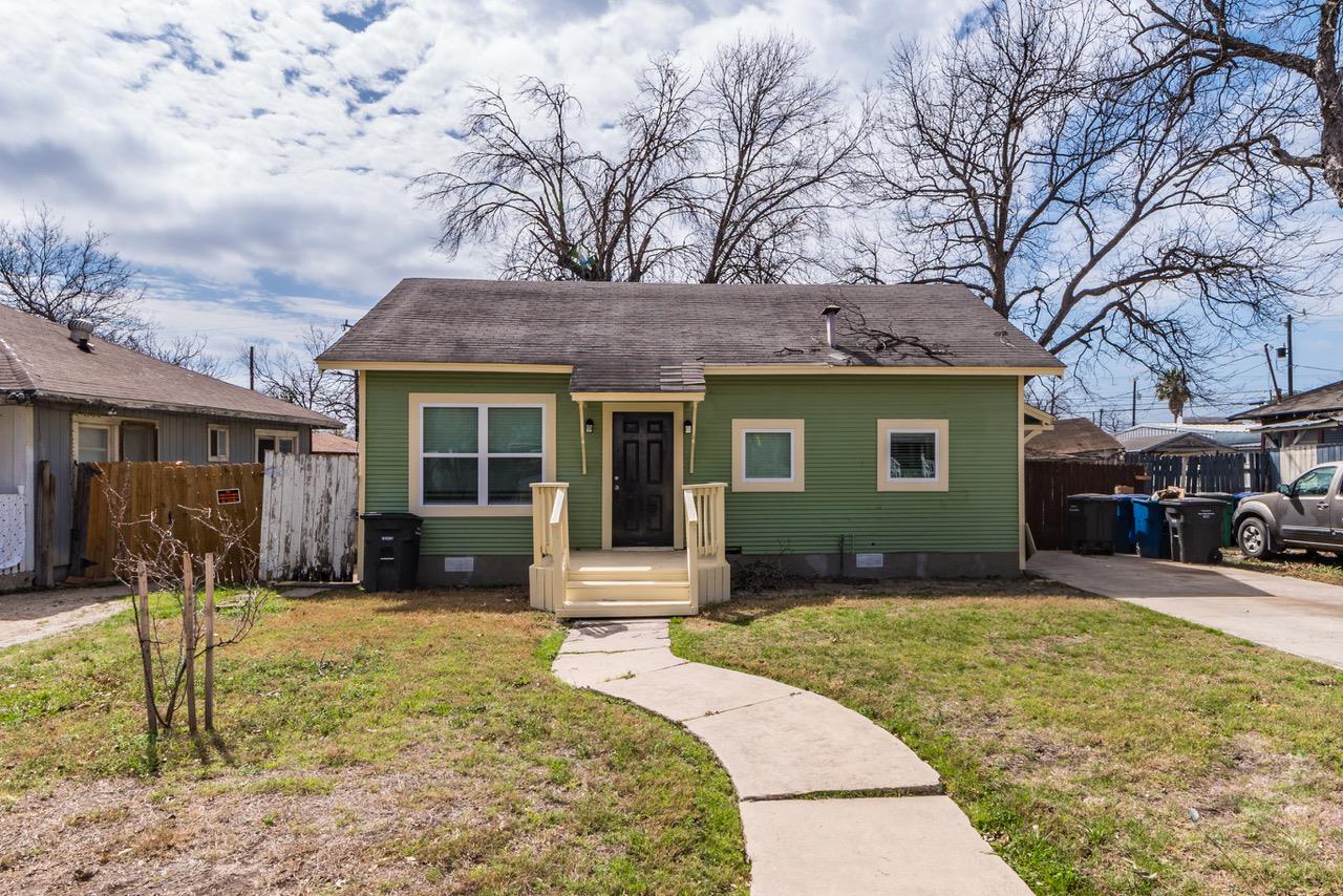 930 W Ridgewood Ct, San Antonio, TX 78201 — photo 1